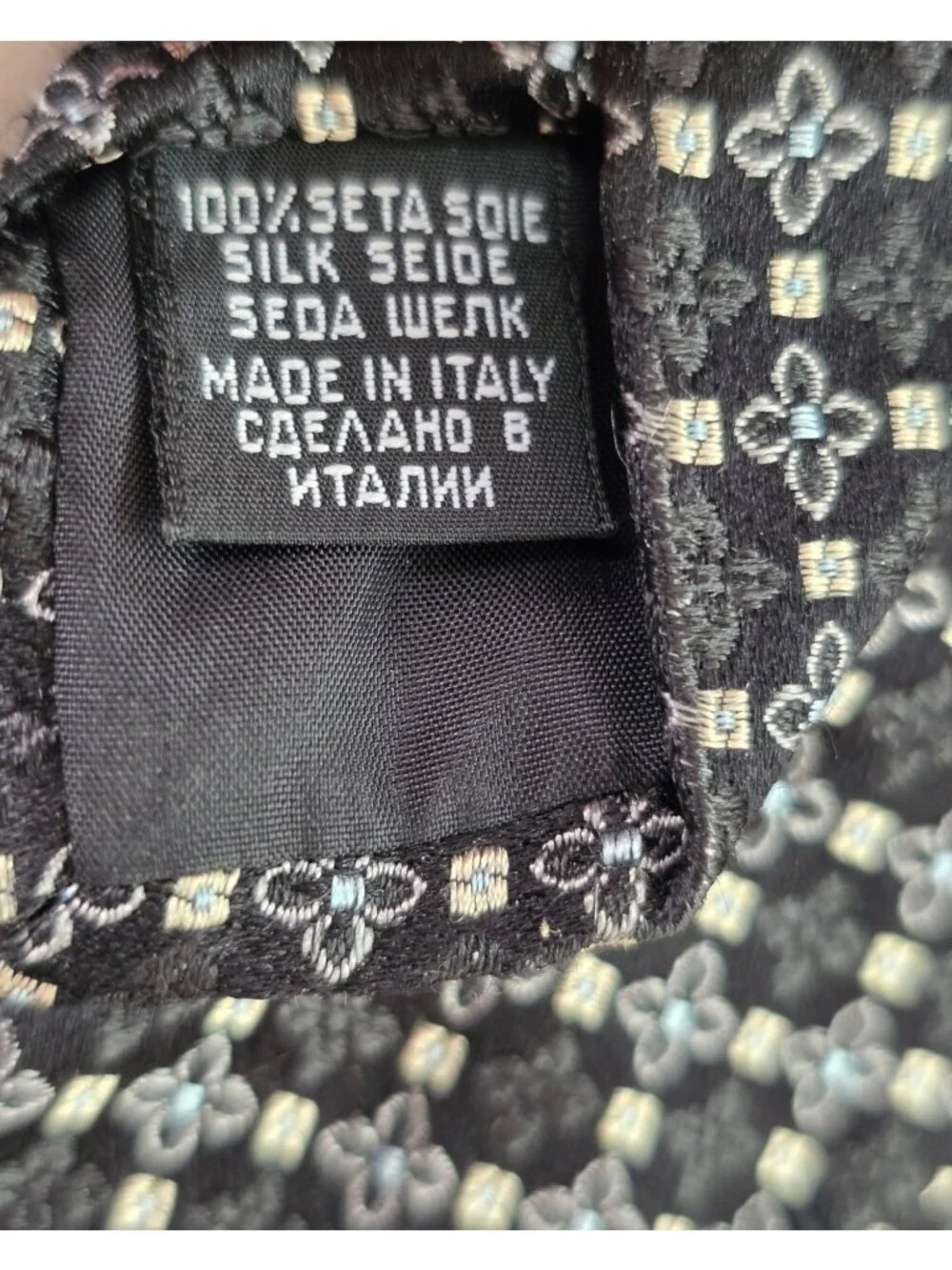 Vintage Y2K Hugo Boss Silk Tie Made Italy Black Silver Foulard Jacquard 3.25 x 6